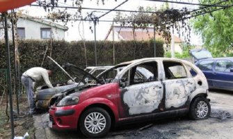 U Podgorici zapaljeno vozilo službenice policije