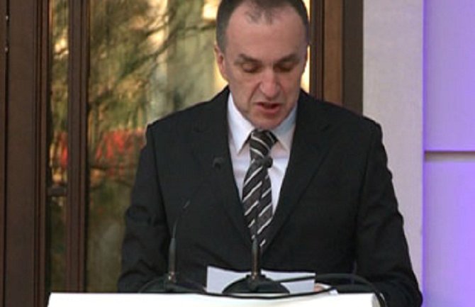 Plate iste, možda ostane 400 radnika