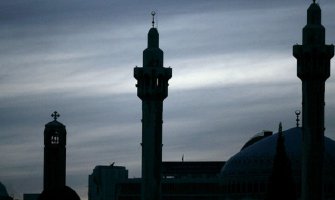 Kažnjavaće svako lice koje sprečava ili ograničava slobodu vjerovanja