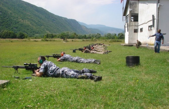 Realizovan snajperski kurs za pripadnike Vojske Crne Gore