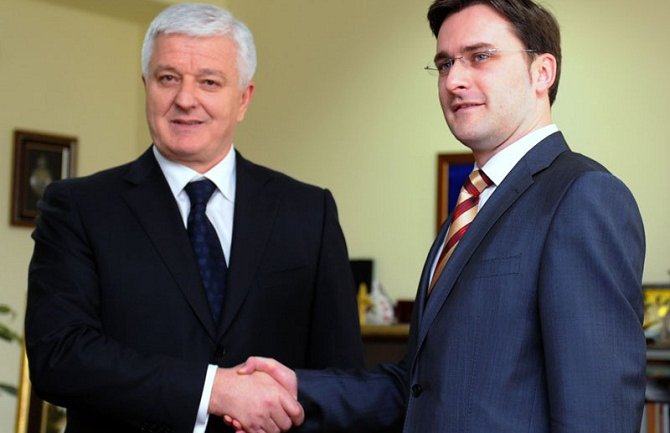 Marković i Selaković potpisuju Memorandum