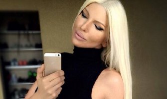 Jelena Karleuša priložila fiskalni račun za Versaće haljinu