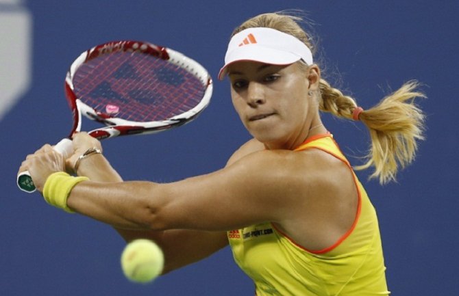 Kerber eliminisala Šarapovu