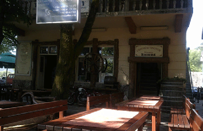 Virpazar: Brutalno pretučen vlasnik konobe „Crmnički vinotok“