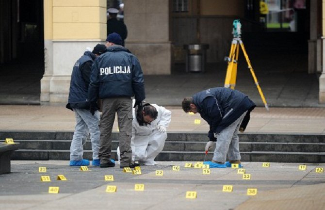 Žena sa djetetom skočila sa zgrade?