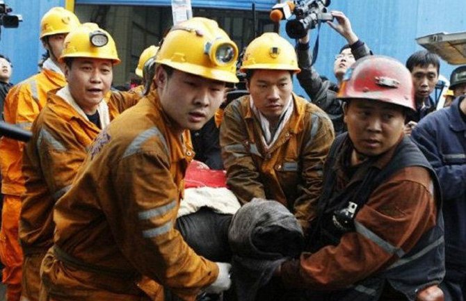 Poginulo sedamnaest rudara