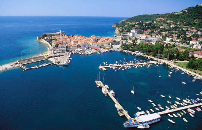 Mladić izboden nožem u blizini Top Hila u Budvi