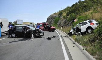 Dvije osobe povrijeđene u udesu na putu Cetinje-Podgorica