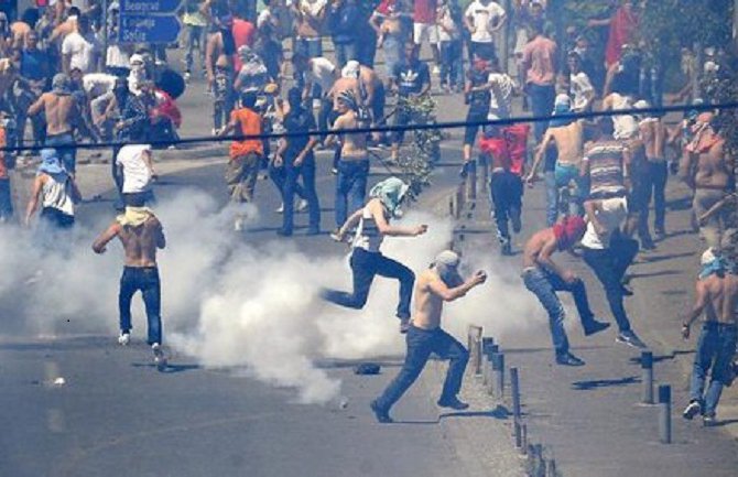 Protest zbog zatvaranja granica, sukob s policijom