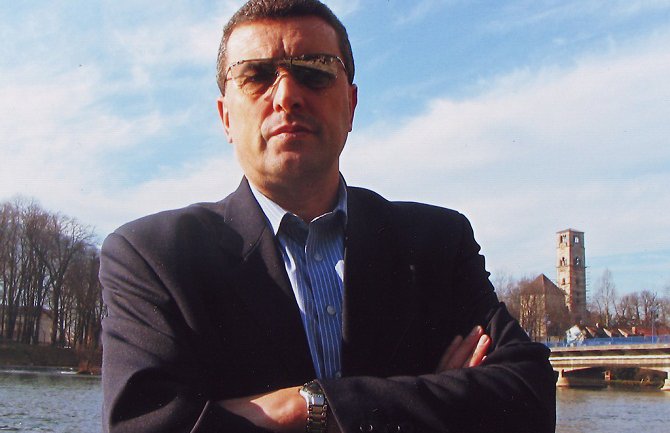 Vukadinović: Mandić i Medojević samo hoće da sačuvaju svoje fotelje