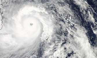 Na hiljade evakuisanih na Filipinima