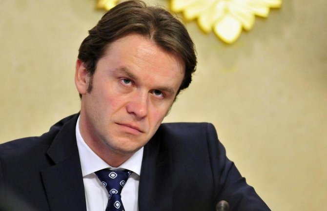 Zar se ministar zove bez pečata, memoranduma, na bijelom papiru?