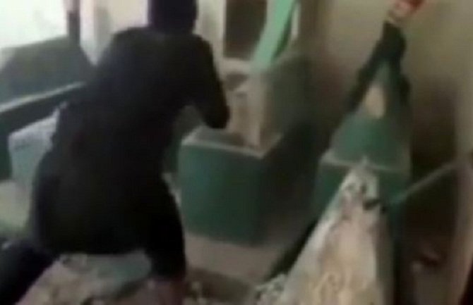 Irački teroristi uništili drevnu hrišćansku grobnicu