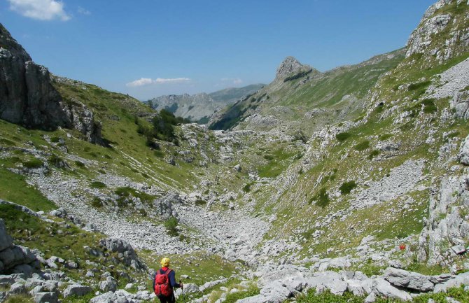 Beograđanin preživio pаd u provаliju 