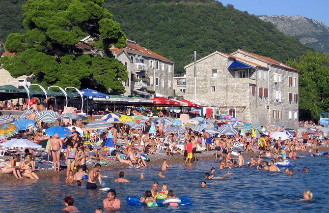 Građani BiH ljetuju u Crnoj Gori zbog niskih cijena i gostoljubivosti