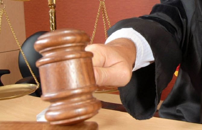 Čogurić se branio ćutanjem