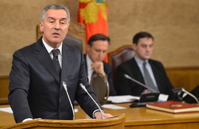 O NATO-u, Uniji, spoljnoj politici...