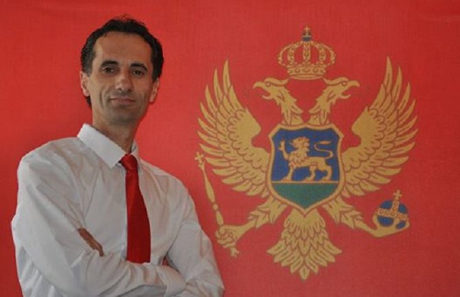 Jeremić: Skupštinske mućke, spletke i manipulacije