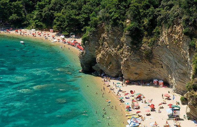 Pucnji na zakupca plaže Mogren Kaženegru