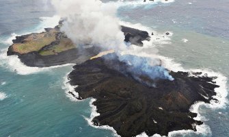 Japan: Misteriozno ostrvo i dalje raste