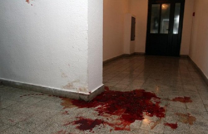 Otac pucao sinu u stomak, jer nije sredio svoju sobu!