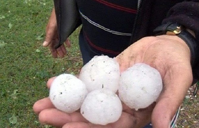 Jako nevrijeme praćeno gradom veličine oraha pogodilo Hrvatsku!