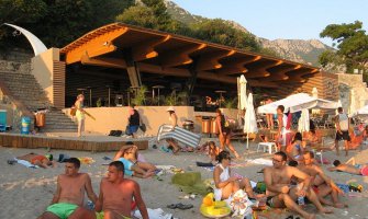Kazne za TO Ulcinj, pekaru u Šušnju, plažni bar Q2 u Sutomoru, Opera na Jazu