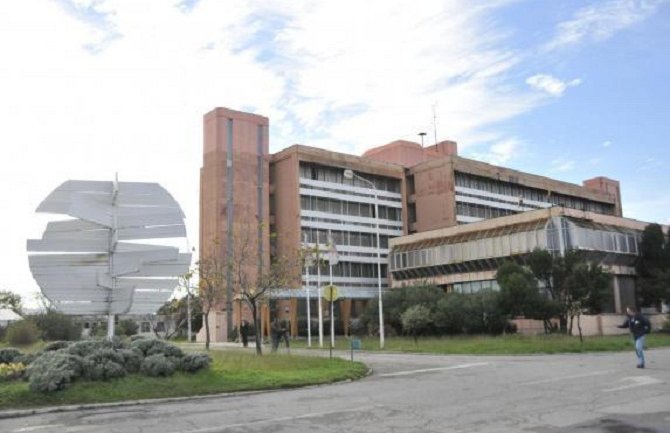 Radnik KAP-a prijeti da će se zapaliti