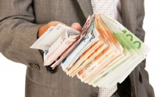 Za socijalna davanja 8,3 miliona eura, tri miliona više nego u januaru