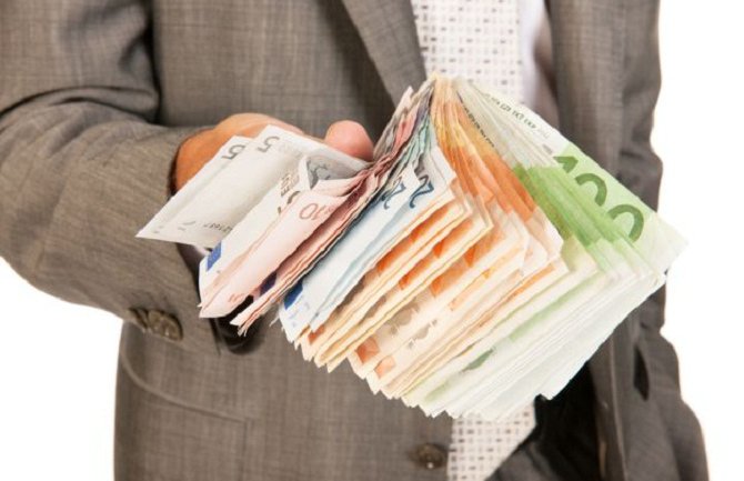 Za socijalna davanja 8,3 miliona eura, tri miliona više nego u januaru