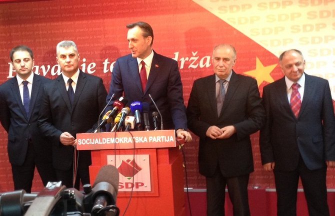 SDP: Vlada traži da se Ustav krši