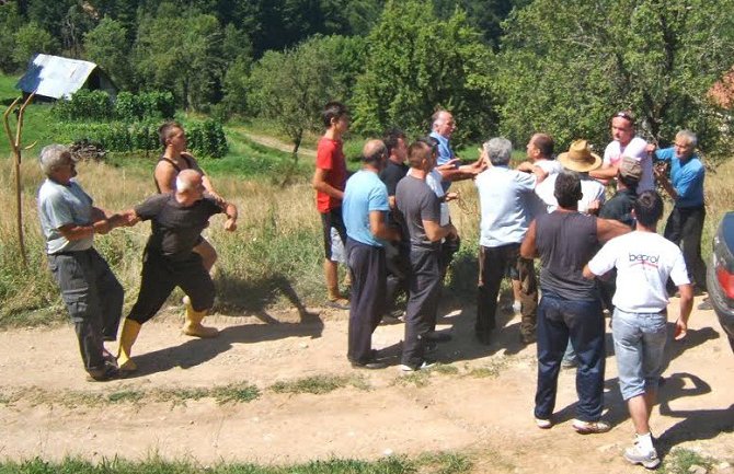Tuča zbog najavljene gradnje deponije u Rujištu