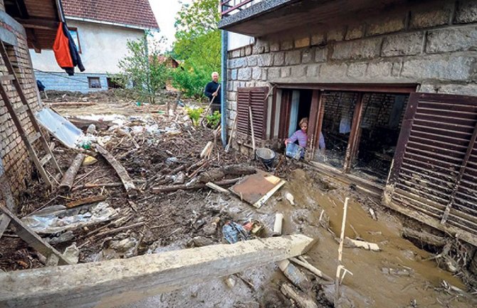 Srbija: Muke poplavljenih po vrućini