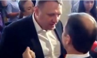 Ukrajinski poslanik nokautiran u parlamentu (VIDEO)