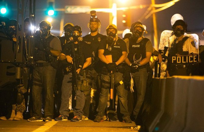 Državna policija čuva red u Fergusonu