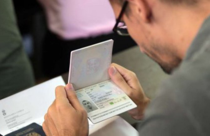 Strancima petogodišnja dozvola za stalni boravak