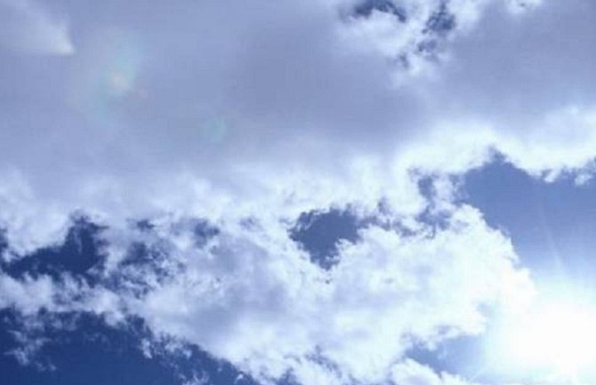 Sjutra na sjeveru moguće padavine