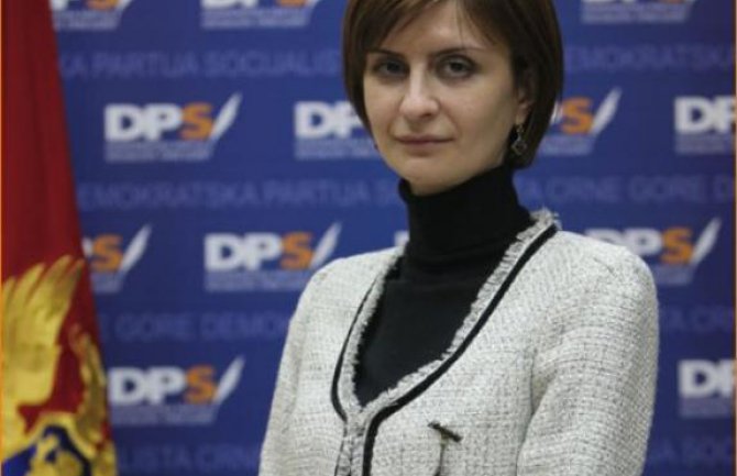 Šćepanović podnijela prijavu zbog udarca, Jočić privedena