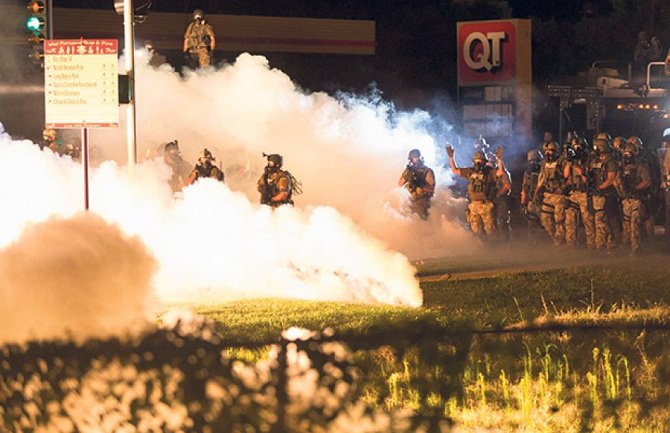 Ferguson: Policija bacila suzavac na demonstrante