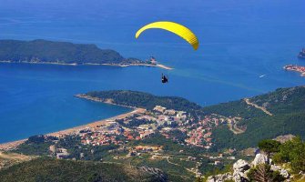  Dvije osobe teško povrijeđene u udesu paraglajdera