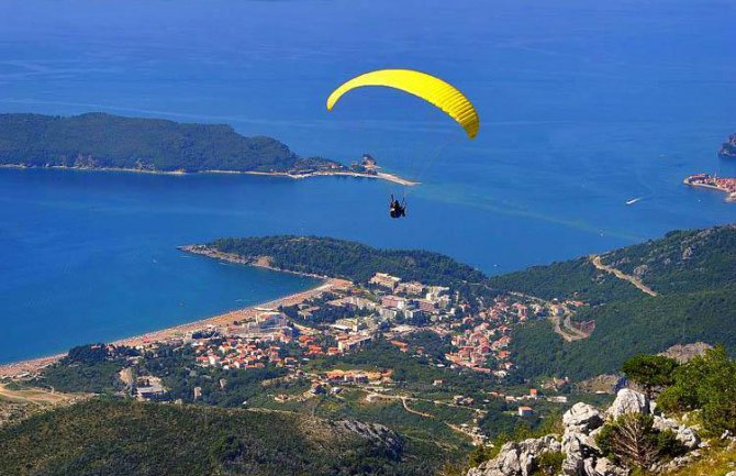  Dvije osobe teško povrijeđene u udesu paraglajdera