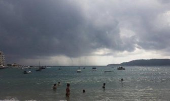 Budvu pogodilo nevrijeme, intervenisali i spasioci