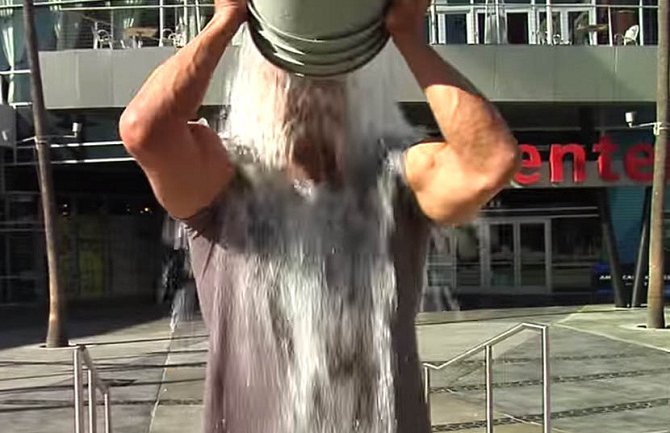 Umro pokretač akcije polivanja ledenom vodom