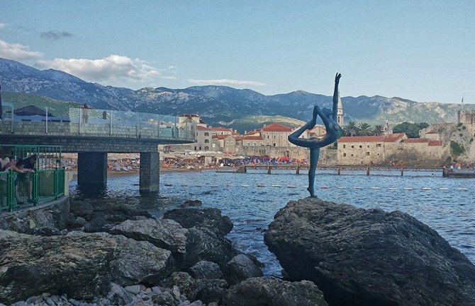 Sekulić: Krapović ponovo dijeli zaposlene na politički podobne i nepodobne