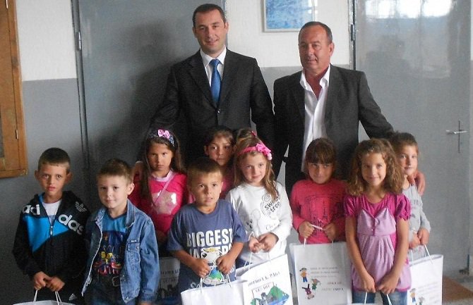 Berane: Opština podijelila udžbenike za 262 đaka prvaka