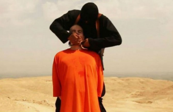 Pogledajte snimak novinara kome je odrubljena glava