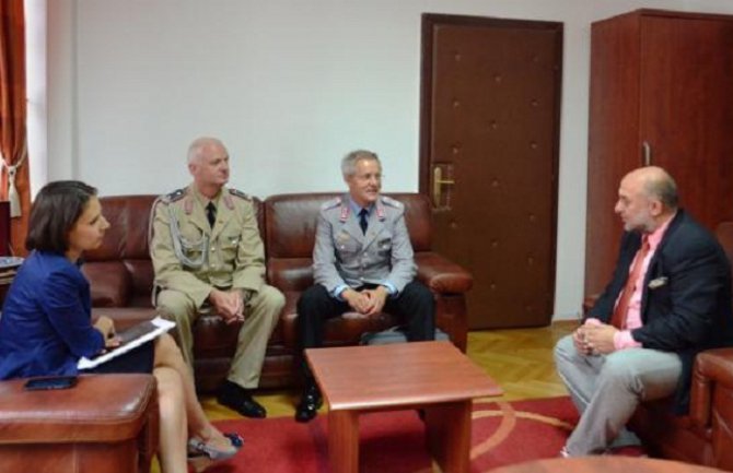  Za sprovođenje reformi u oblasti odbrane CG ima punu podršku Njemačke