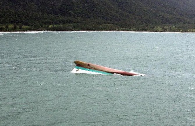 Potonuo trajekt, nestalo najmanje 70 ljudi