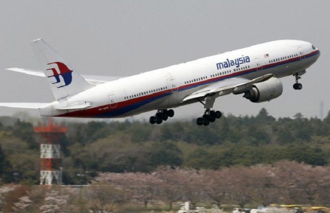 Ponovo problemi sa avionom Malezija erlajnsa
