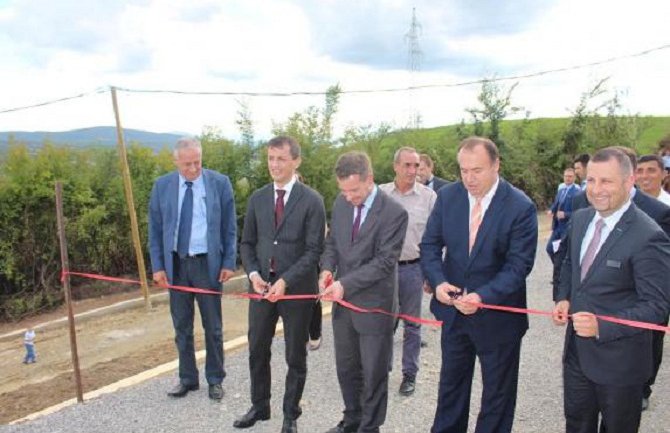 Uručeni ključevi kuća porodicama koje su se vratile na Kosovo